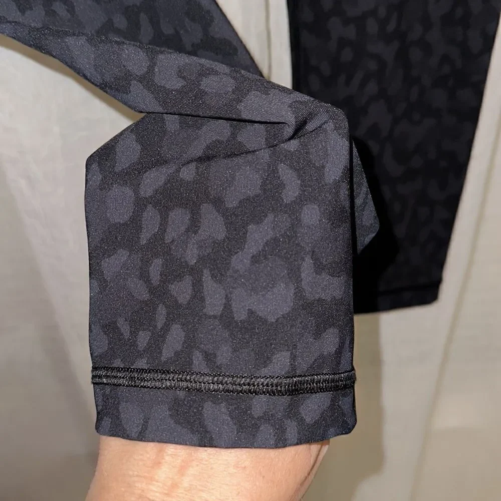 lululemon 6 21” Black Gray Camouflage Athletic Workout Crop Legging